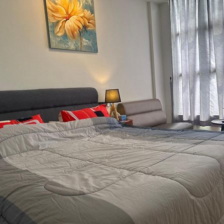 Roxy Apartment Kuching Bagian luar foto