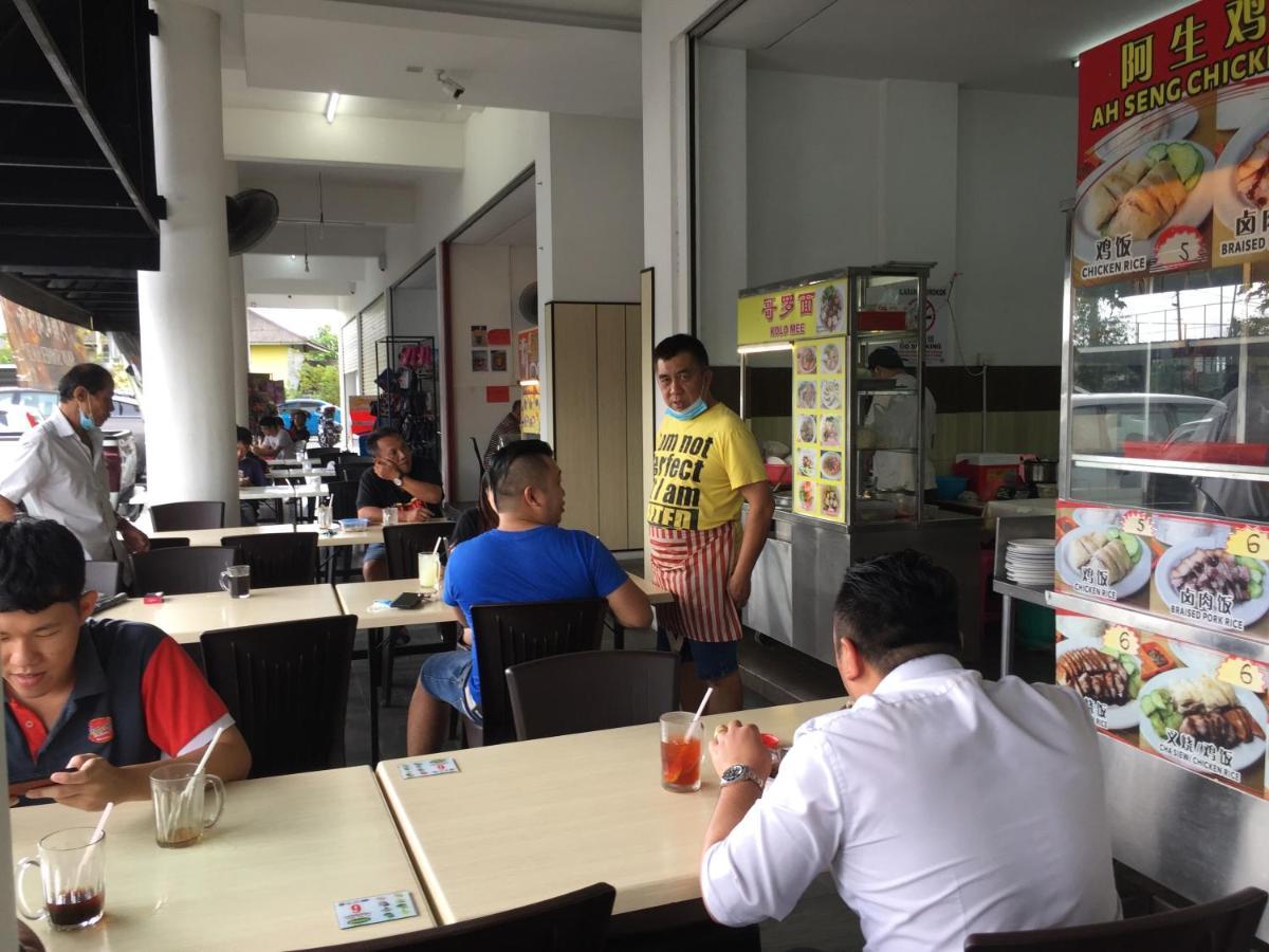 Roxy Apartment Kuching Bagian luar foto
