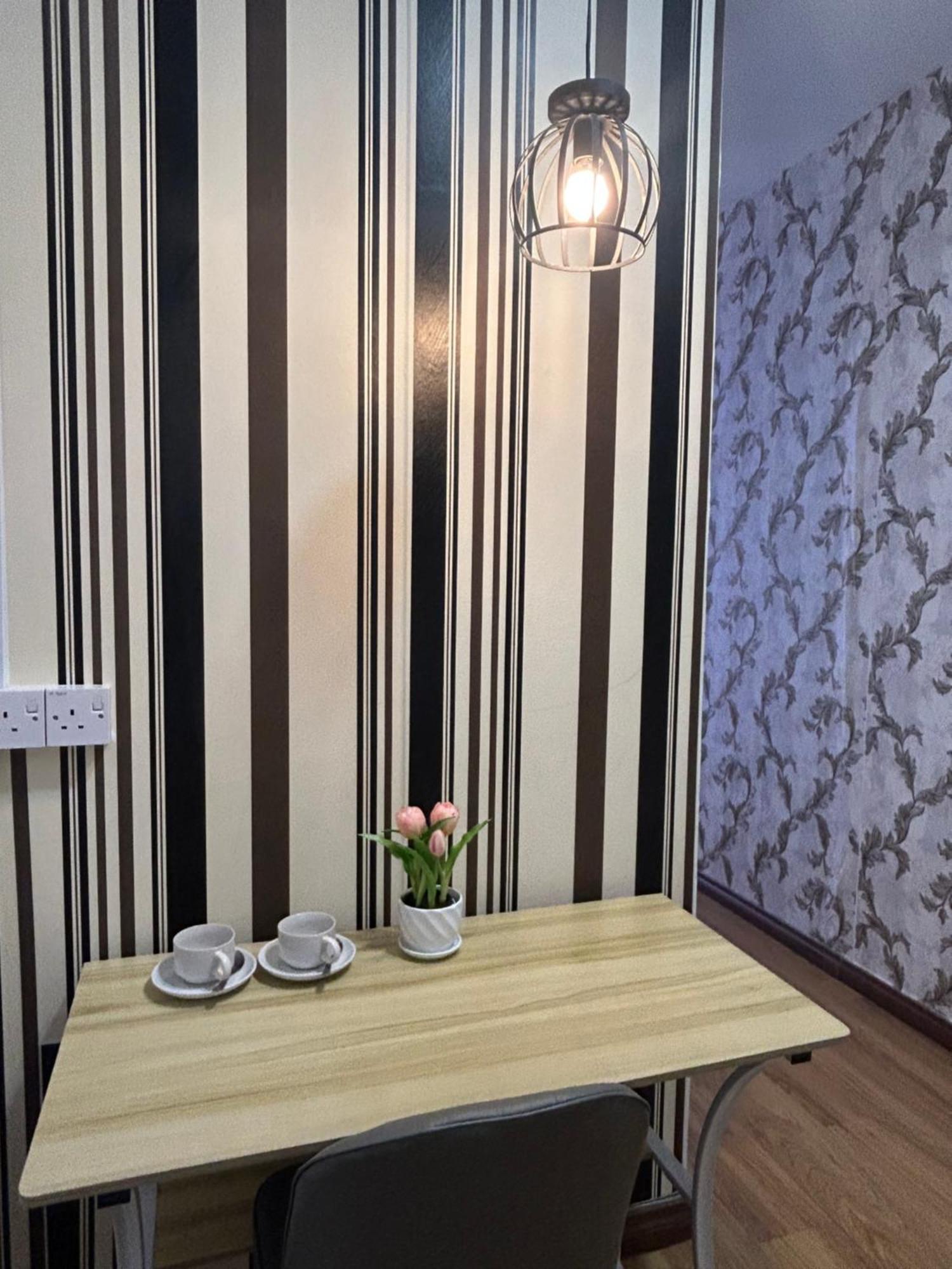 Roxy Apartment Kuching Bagian luar foto