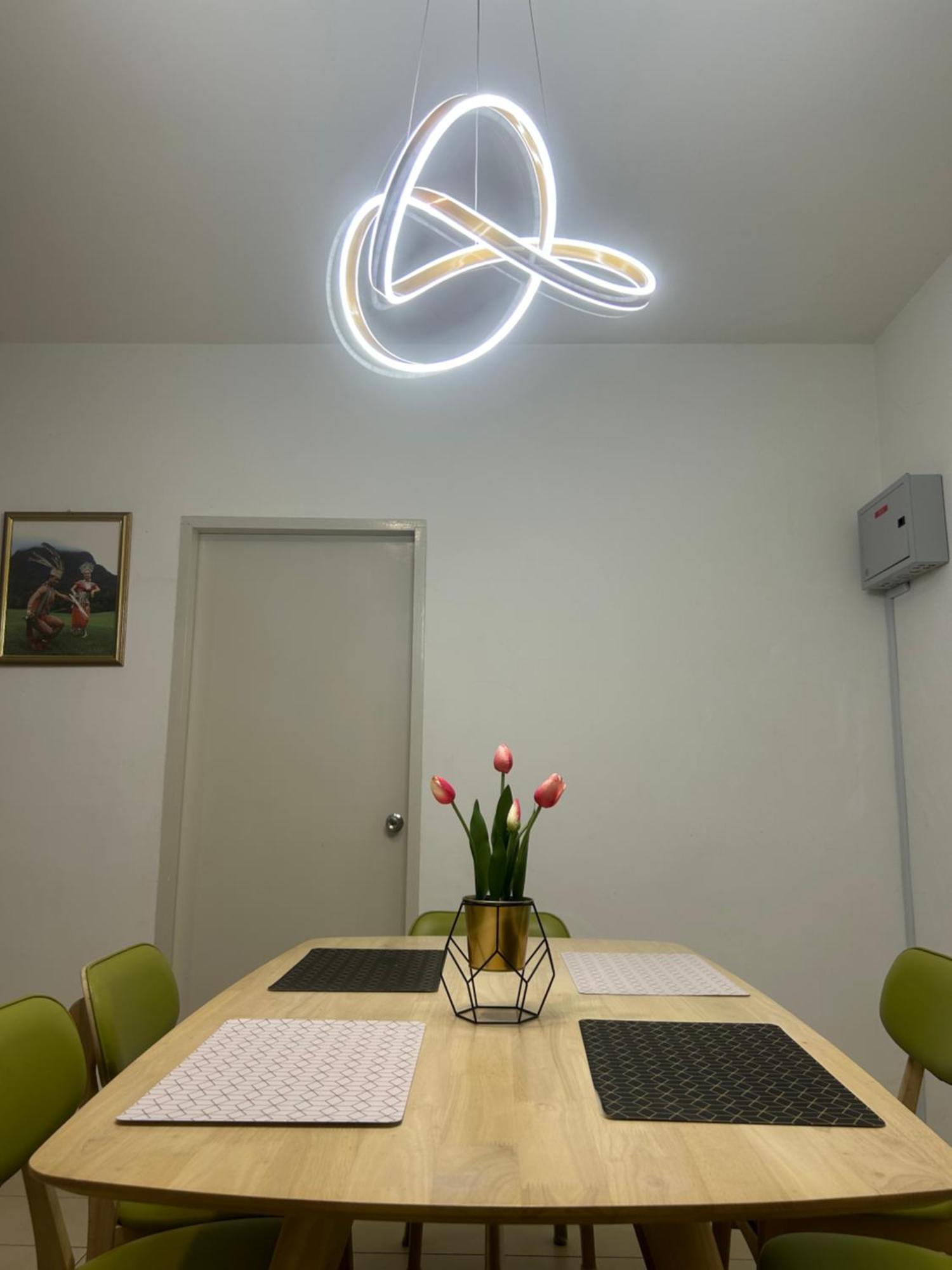 Roxy Apartment Kuching Bagian luar foto