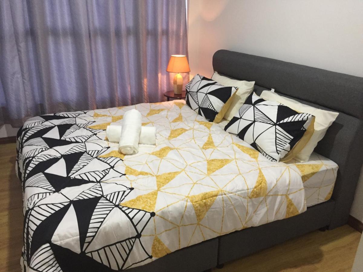 Roxy Apartment Kuching Bagian luar foto