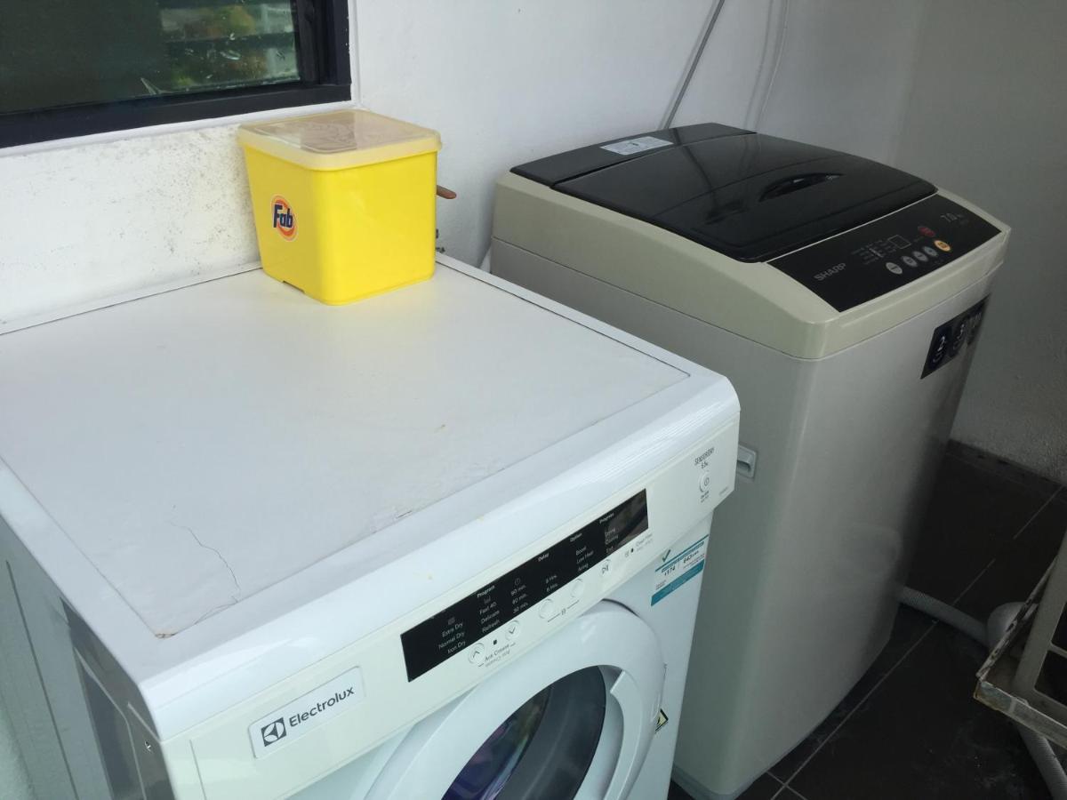 Roxy Apartment Kuching Bagian luar foto